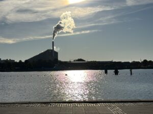 Amager Bakke i modlys