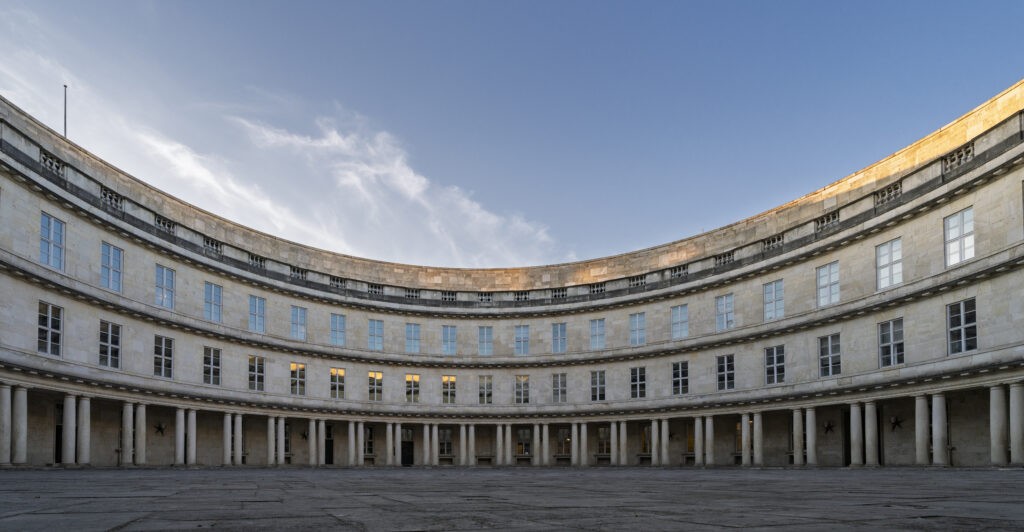 Politigården set inde fra gården