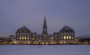 Christiansborg set fra Ridebanen